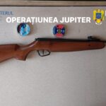 Arme ilegale în Vâlcea: Ce au descoperit polițiștii