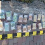 Dolj: Peste 340.000 de euro ascunși într-un microbuz