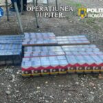 Articole pirotehnice și țigări, confiscate la percheziții