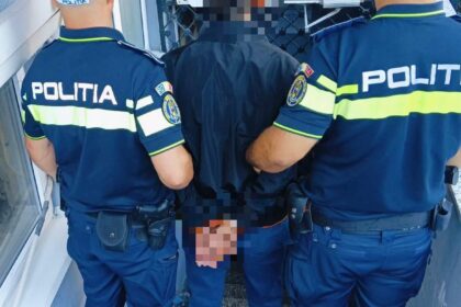 Vâlcea: Bărbat reținut după ce a condus fără drept