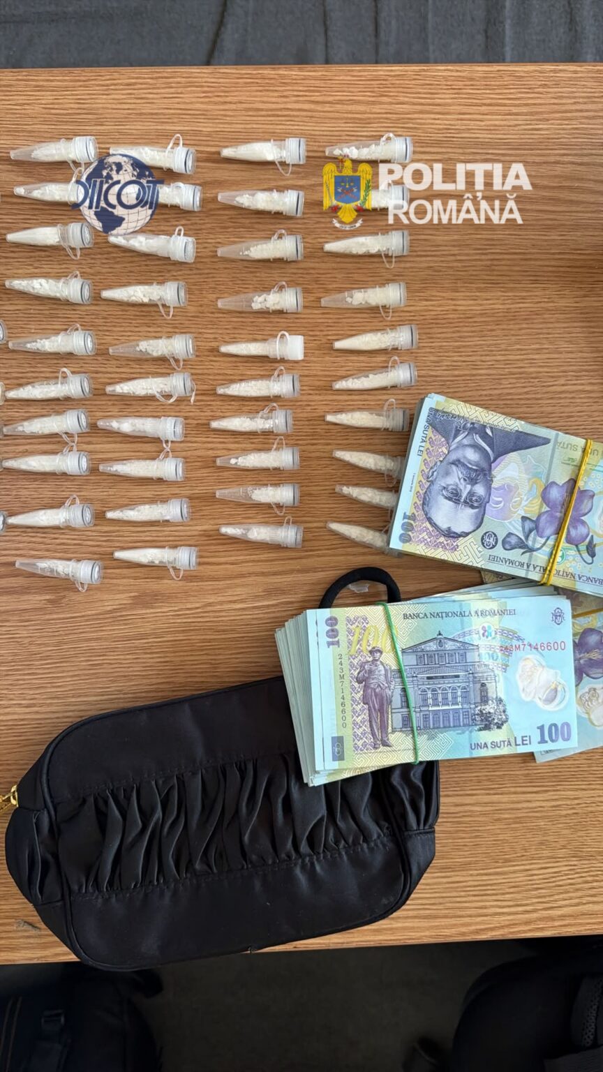 Craiova: Doi dealeri prinși cu zeci de doze de droguri - Jurnalul Olteniei – Știri din Craiova și Oltenia Craiova: Doi dealeri prinși cu zeci de doze de droguri