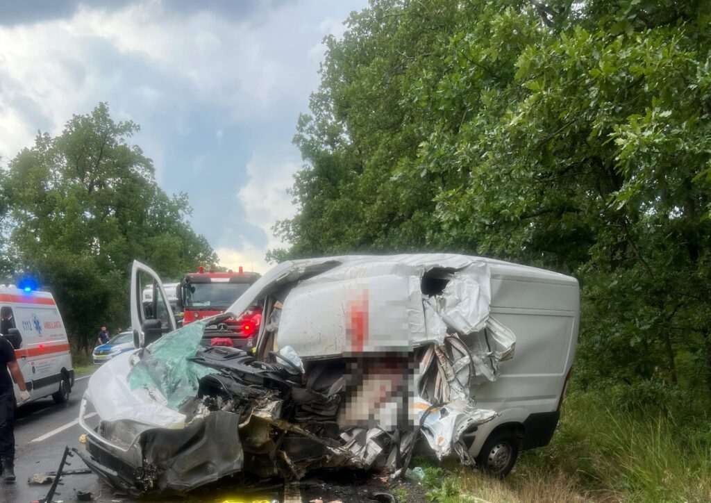 Mehedinți: accident pe DN 56A, intervenție de amploare - Jurnalul Olteniei – Știri din Craiova și Oltenia Mehedinți: accident pe DN 56A, intervenție de amploare