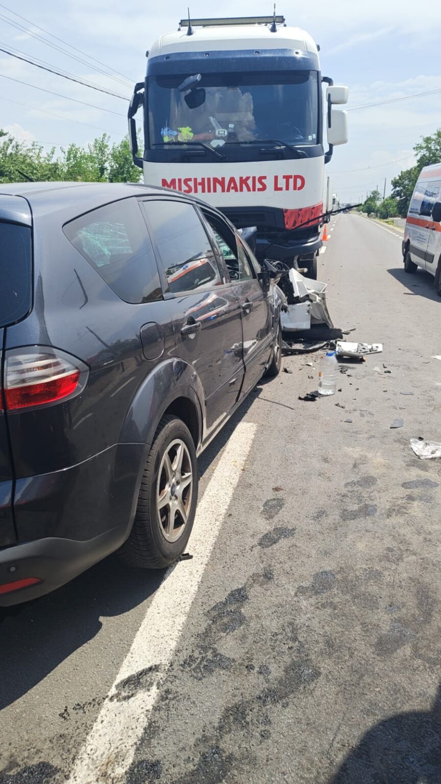Accident grav pe DN 56: Trei copii și doi adulți rănți - Jurnalul Olteniei – Știri din Craiova și Oltenia Accident grav pe DN 56: Trei copii și doi adulți rănți