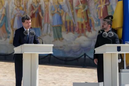 Nicușor Dan, la Kiev. Foto: Facebook