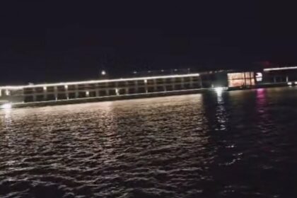 Vas de croazieră a eșuat pe Dunăre. Foto: captură video