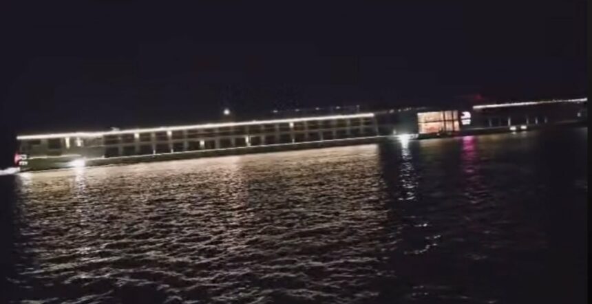 Vas de croazieră a eșuat pe Dunăre. Foto: captură video