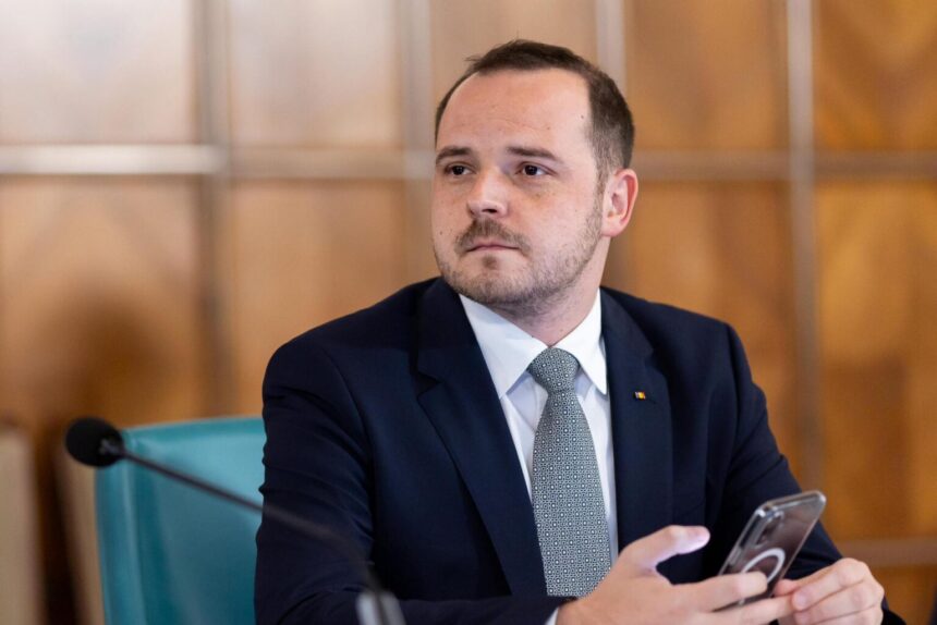Derapaj în Parlament: Rogobete, atac la Ioana Mihăilă