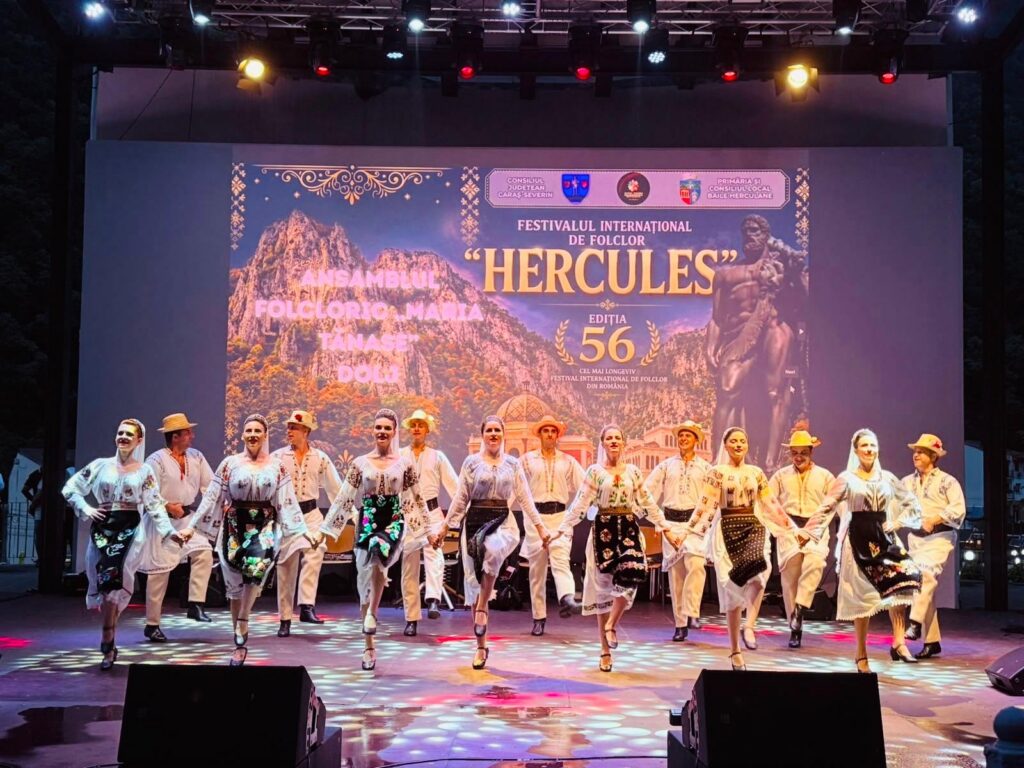 Folclorul oltenesc a strălucit pe scena Festivalului Hercules - Jurnalul Olteniei – Știri din Craiova și Oltenia Folclorul oltenesc a strălucit pe scena Festivalului Hercules