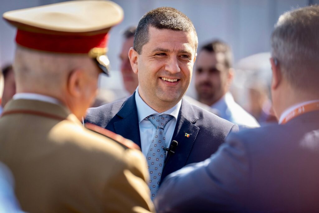 MApN a redus cu 25% cheltuielile pentru deplasările externe
