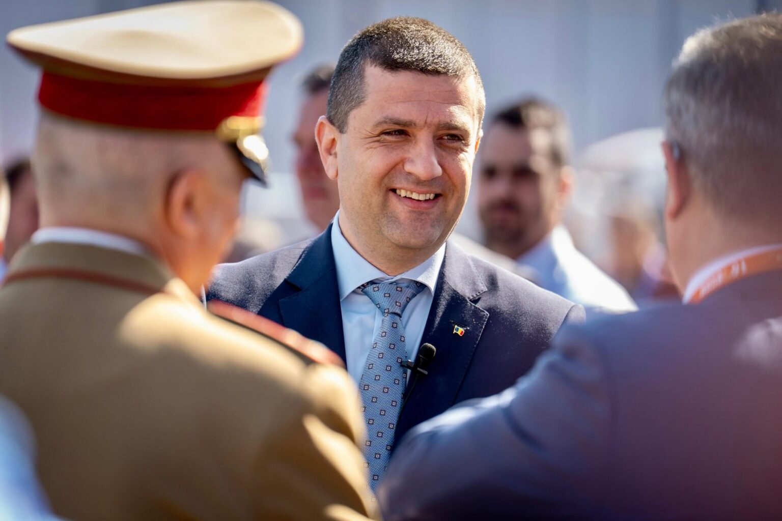 MApN a redus cu 25% cheltuielile pentru deplasările externe