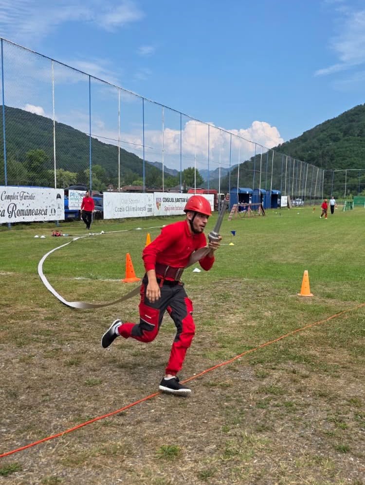 Echipe din cinci județe, premiate la competiția ISU Vâlcea - Jurnalul Olteniei – Știri din Craiova și Oltenia Echipe din cinci județe, premiate la competiția ISU Vâlcea