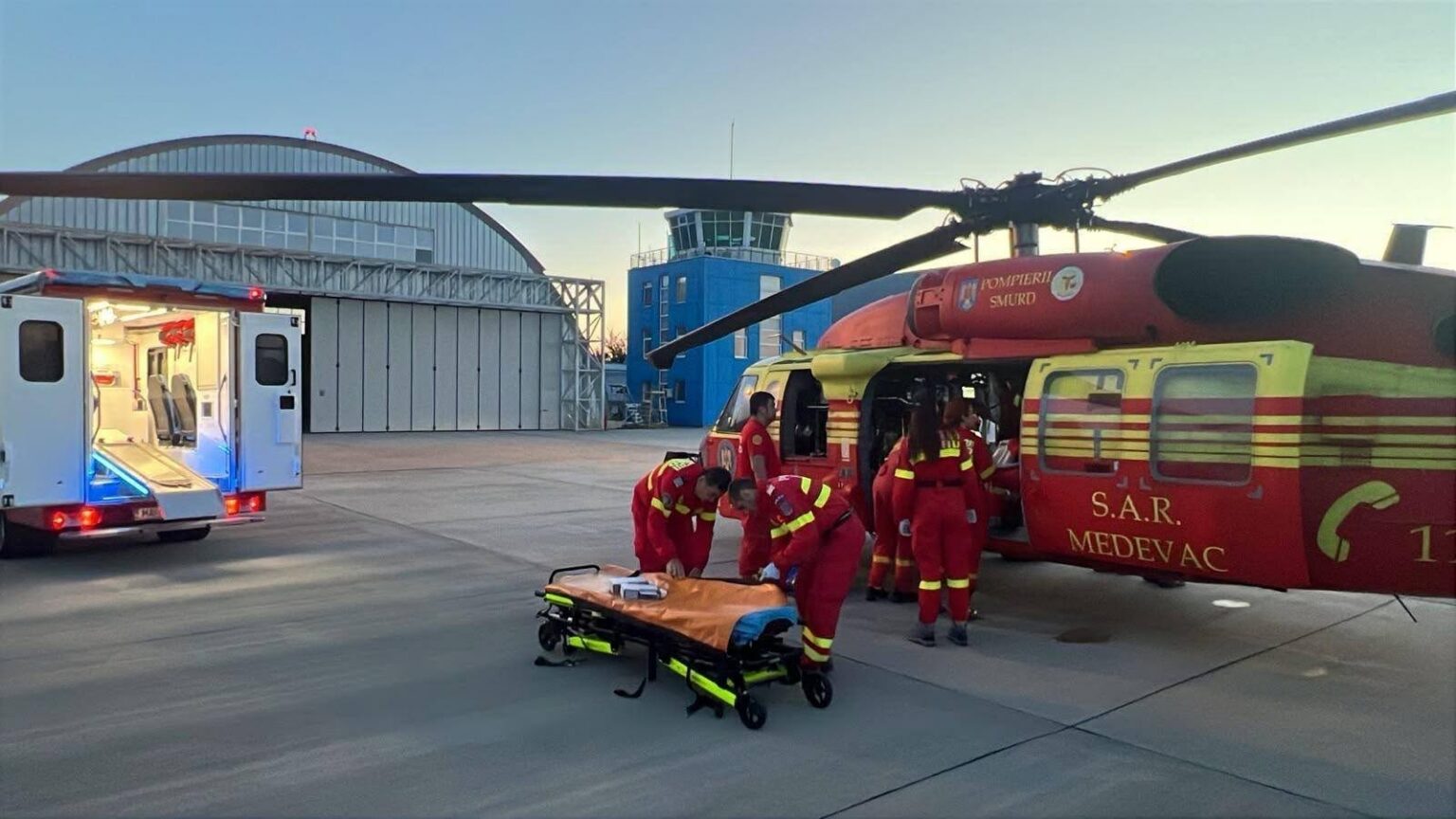 Craiova: Misiune aeromedicală de salvare a unei tinere