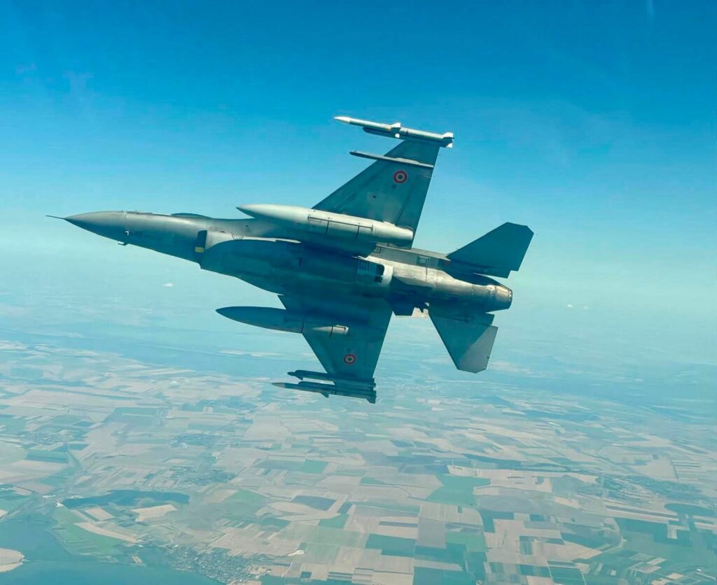 Dronă neutralizată de F-16: Imagini din misiune - Jurnalul Olteniei – Știri din Craiova și Oltenia Dronă neutralizată de F-16: Imagini din misiune