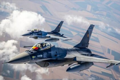 A treia dronă doborâtă de un F-16 românesc. Foto: Facebook/ arhiva MApN, Bogdan Pantilimon