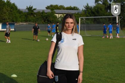 Adina Untaru, tânăra din spatele viitoarelor talente ale Universității Craiova: „Mă bucur că îi pot ajuta să-și urmeze visul”