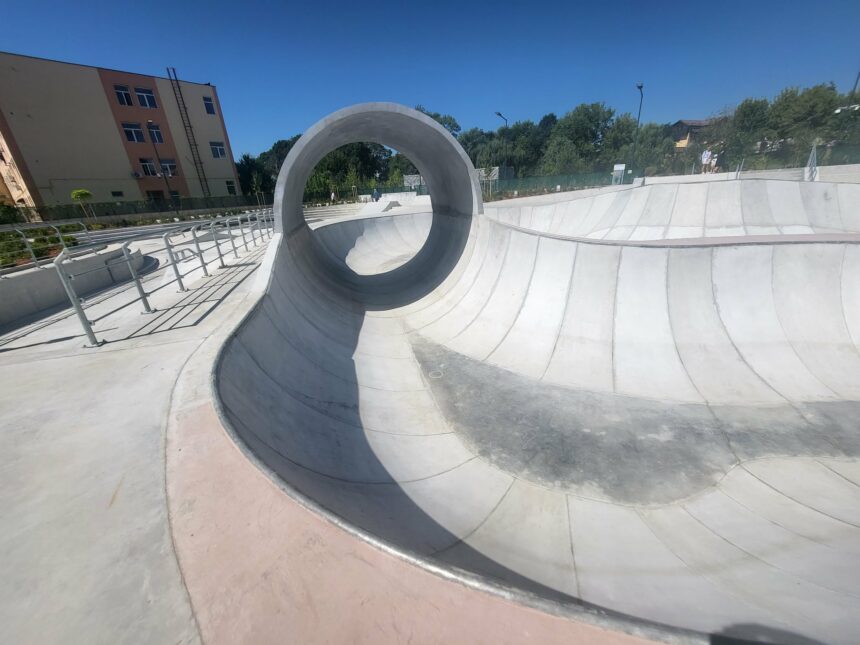 Skate Park-ul din Craiova s-a deschis oficial Cât costă închirierea echipamentelor