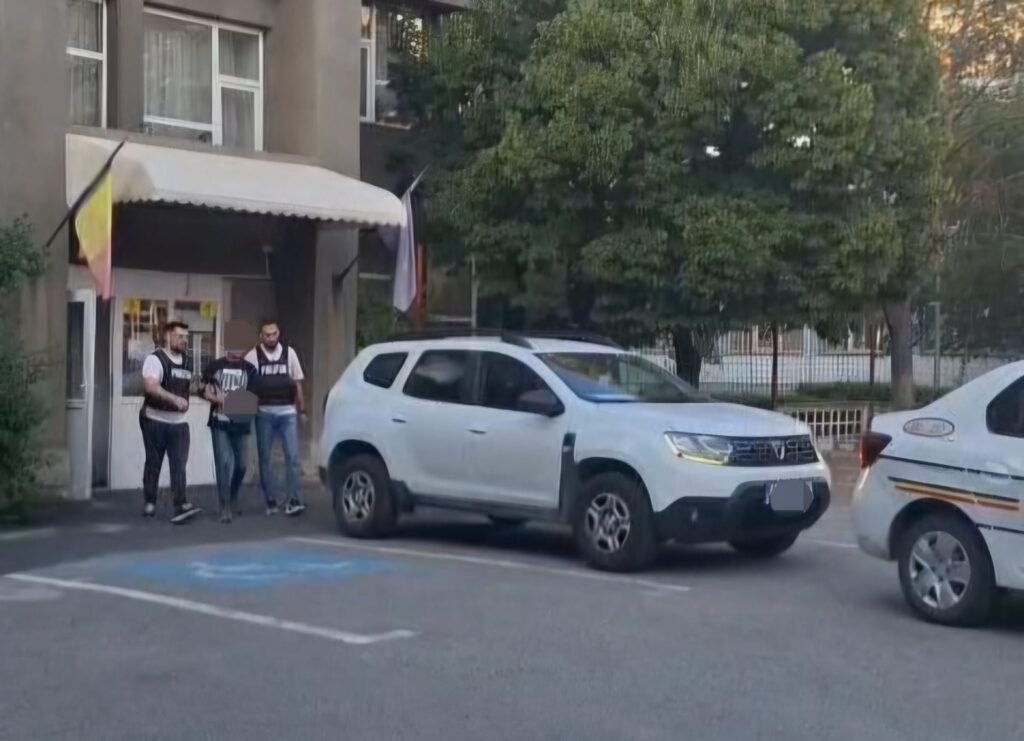 Craiova: Un bărbat a fost reținut după ce și-a bătut mama