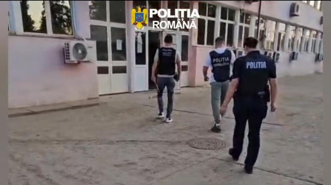 Percheziții în Gorj și Mehedinți