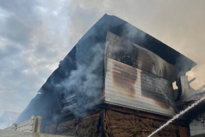 Mobilizare de amploare după un incendiu în Craiova