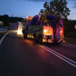 Accident DN7 Bujoreni: Un TIR s-a răsturnat pe drum