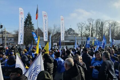 Protest la Ministerul Muncii: Se cere creșterea salariului minim. Foto: Facebook/Confederatia Nationala Sindicala "Cartel ALFA"