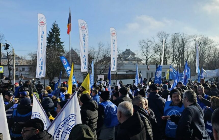 Protest la Ministerul Muncii: Se cere creșterea salariului minim. Foto: Facebook/Confederatia Nationala Sindicala "Cartel ALFA"