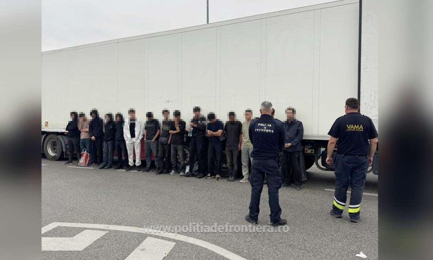 Descoperire la Calafat: 15 cetățeni străini, ascunși într-un TIR