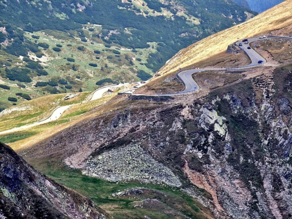 Transalpina. Foto: Centrul Național de Informare și Promovare Turistică Vâlcea - Jurnalul Olteniei – Știri din Craiova și Oltenia Transalpina. Foto: Centrul Național de Informare și Promovare Turistică Vâlcea