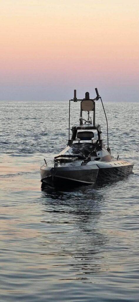 Incident la Neptun Deep: Dronă marină, distrusă de un F-16. Foto: Facebook/ Radu Miruţă - Jurnalul Olteniei – Știri din Craiova și Oltenia Incident la Neptun Deep: Dronă marină, distrusă de un F-16. Foto: Facebook/ Radu Miruţă