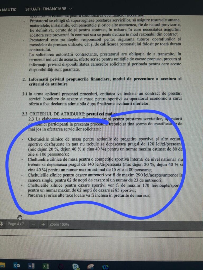 Romanian procurement document page with section 'CRITERIUL DE ATRIBUIRE' and several bullet points; a blue circle highlights the portion listing daily costs for lodging and meals for athletes.