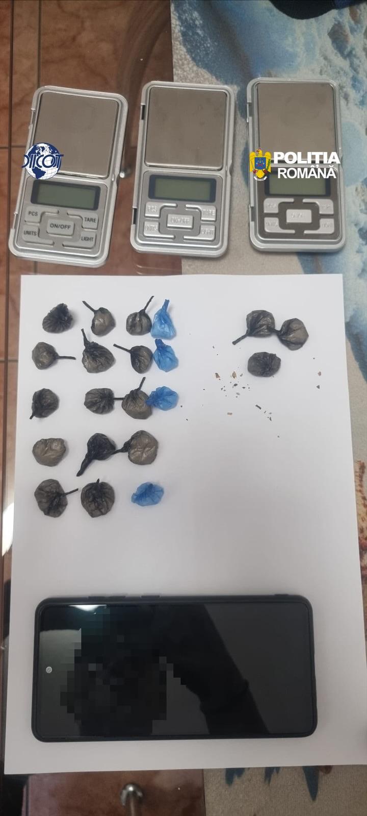 Flagrant pentru trafic de droguri în Vâlcea
