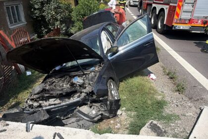 Accident grav pe DN7: Două persoane au ajuns la spital