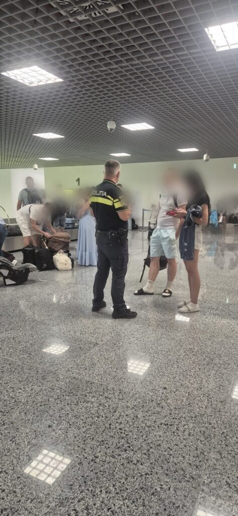 Aeroportul Craiova, verificat într-o acțiune amplă - Jurnalul Olteniei – Știri din Craiova și Oltenia Aeroportul Craiova, verificat într-o acțiune amplă