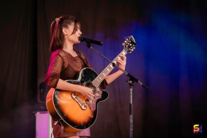 Silvia Marina Ceche, din Craiova, a câștigat Marele Premiu și Trofeul Festivalului „Poarta Sărutului”, ediția a XXIV-a, la Târgu Jiu.