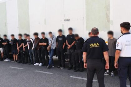 18 migranți, descoperiți într-un tir la Calafat