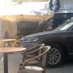 Șoferul care a intrat cu mașina pe pietonală, sancționat
