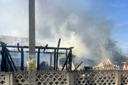 Intervenție contra cronometru: Bărbat salvat din foc