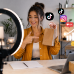 Poți face bani din social media fără să fii influencer celebru. Foto generată cu AI