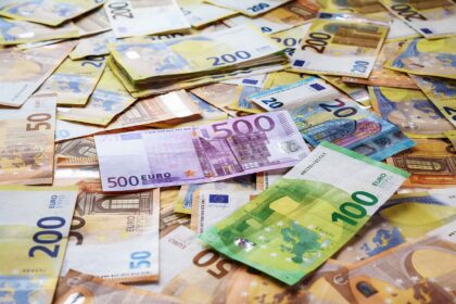 Comisia Europeană a respins noua lege a salarizării