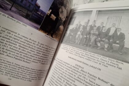Black-and-white group photo of men in suits and hockey gear posed outside a building, printed in a historical magazine page with Romanian captions.