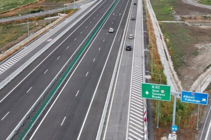 Avertisment: Banda de urgență te poate lăsa fără permis. Foto: CNAIR