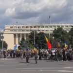 Protestul ciobanilor a degenerat: confruntări la Guvern. Foto: Captură video