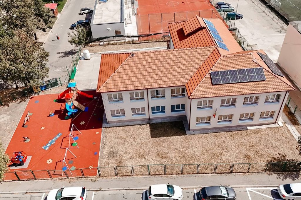 Severin: rechizite și modernizări la început de an școlar - Jurnalul Olteniei – Știri din Craiova și Oltenia Severin: rechizite și modernizări la început de an școlar