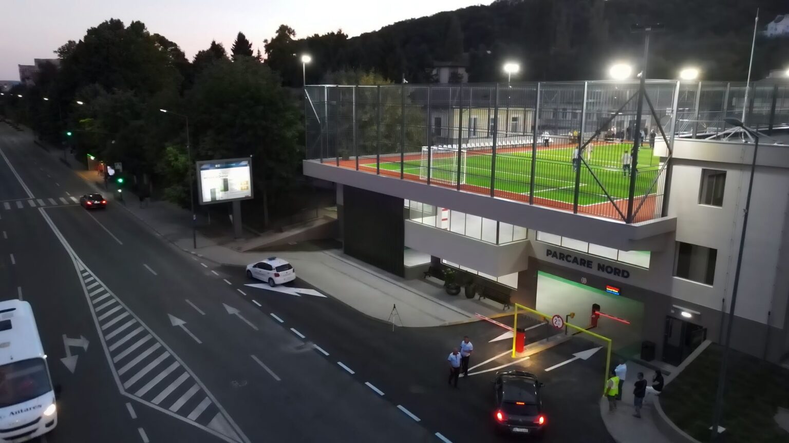 Râmnicu Vâlcea are o nouă parcare etajată
