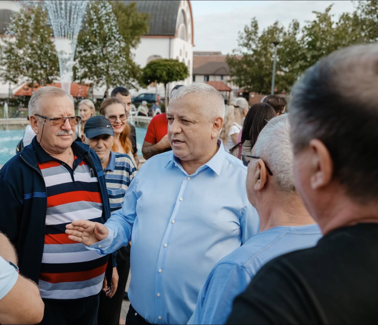 Marius Screciu, întâlniri cu severinenii în cartiere - Jurnalul Olteniei – Știri din Craiova și Oltenia Marius Screciu, întâlniri cu severinenii în cartiere