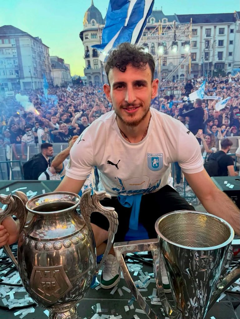 Universitatea Craiova a anunțat transferul definitiv al mijlocașului georgian Anzor Mekvabishvili la Chicago Fire - Jurnalul Olteniei – Știri din Craiova și Oltenia Universitatea Craiova a anunțat transferul definitiv al mijlocașului georgian Anzor Mekvabishvili la Chicago Fire