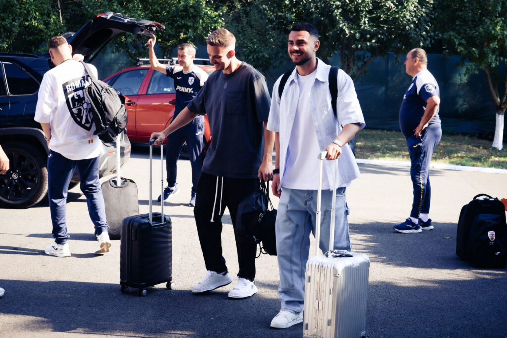 Campionii României au ajuns la lotul național Gică Hagi are și probleme înainte de debutul din Liga Națiunilor - Jurnalul Olteniei – Știri din Craiova și Oltenia Campionii României au ajuns la lotul național. Gică Hagi are și probleme înainte de debutul din Liga Națiunilor