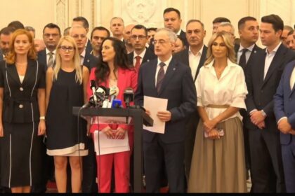 Boicot în Parlament: PNL și USR protestează dur. Foto: Captură video