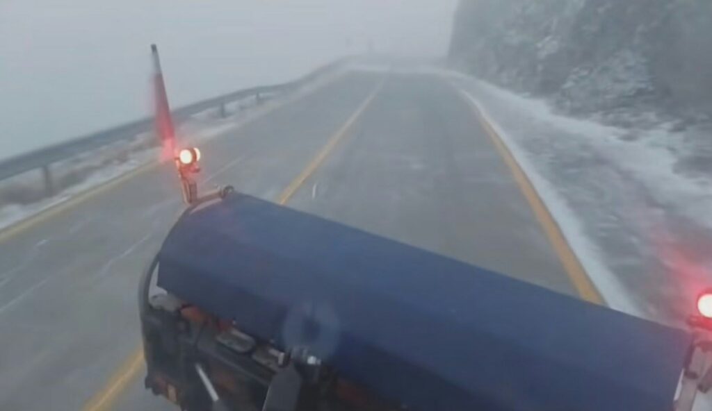 Condiții de iarnă pe Transalpina: vânt, frig și ceață - Jurnalul Olteniei – Știri din Craiova și Oltenia Condiții de iarnă pe Transalpina: vânt, frig și ceață
