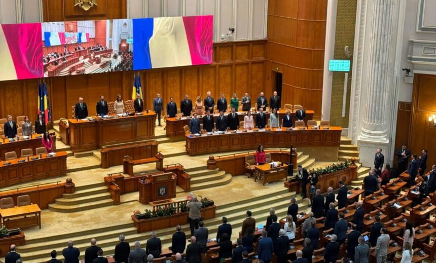 Guvernul Mureșan a picat la vot în Parlament